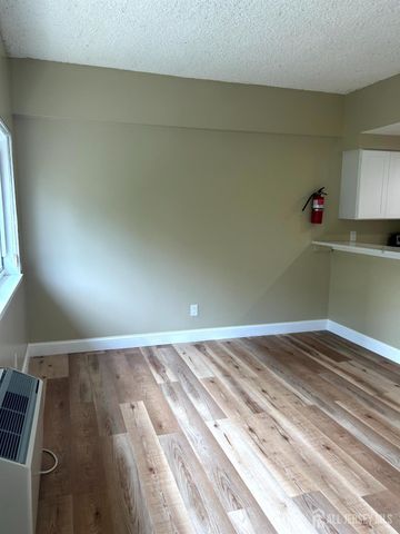 40-9998 NE Fayyette Street 21, Perth Amboy, NJ 08861