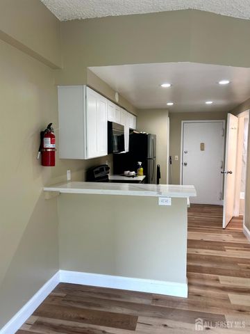 40-9998 NE Fayyette Street 21, Perth Amboy, NJ 08861
