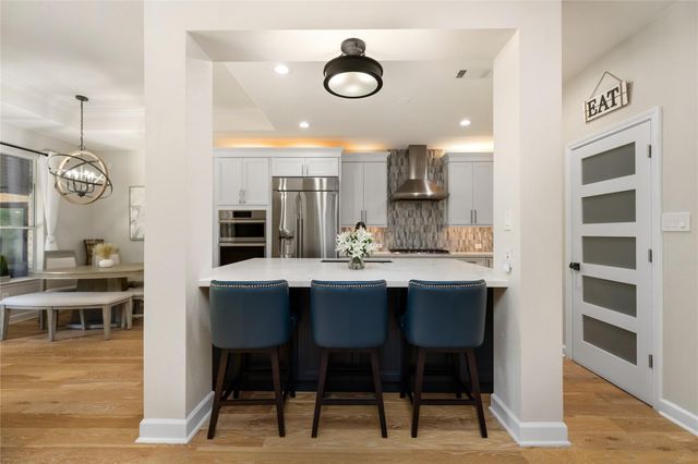 6 Culverdale Place, The Woodlands, TX 77382