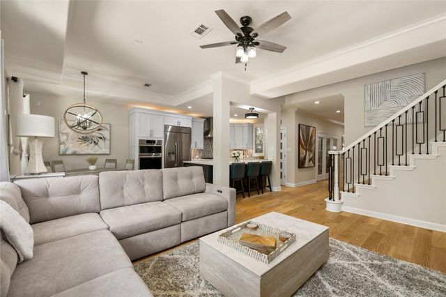 6 Culverdale Place, The Woodlands, TX 77382