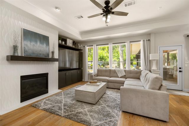 6 Culverdale Place, The Woodlands, TX 77382
