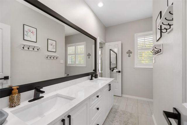 6 Culverdale Place, The Woodlands, TX 77382
