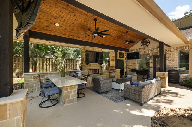 6 Culverdale Place, The Woodlands, TX 77382