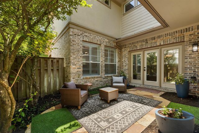 6 Culverdale Place, The Woodlands, TX 77382