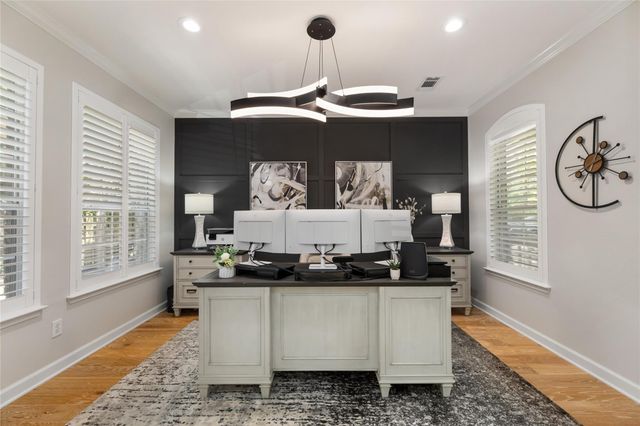 6 Culverdale Place, The Woodlands, TX 77382