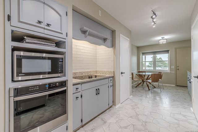 7500 Callaghan Rd Apt 262, San Antonio, TX 78229