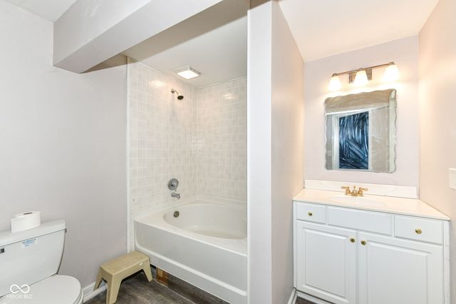 5249 Hickory Lake Drive, Indianapolis, IN 46235