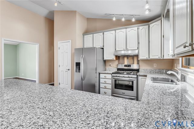 1120 Dillard St, Tappahannock, VA 22560