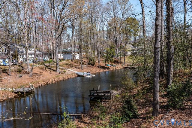 1120 Dillard St, Tappahannock, VA 22560