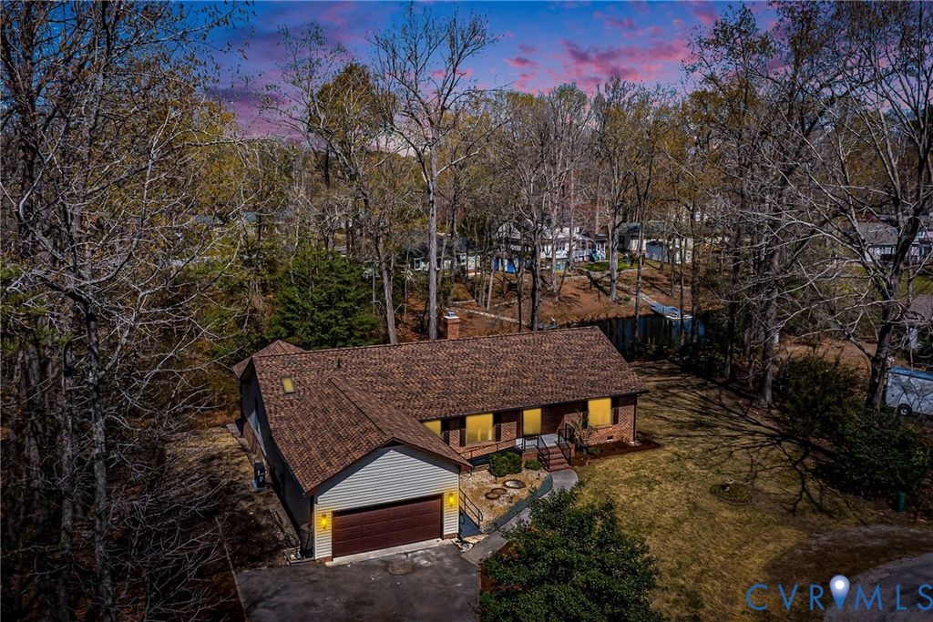 1120 Dillard St, Tappahannock, VA 22560