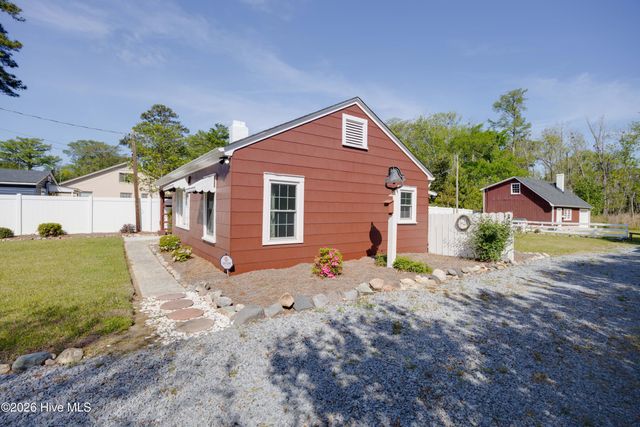 322 River Road, Washington, NC 27889