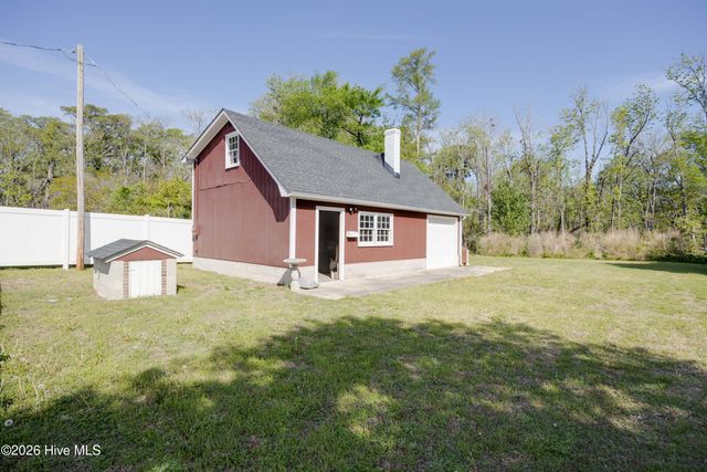 322 River Road, Washington, NC 27889