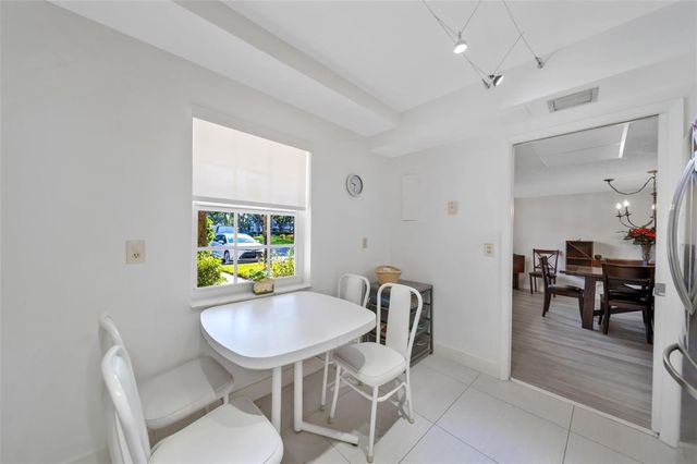3611 OAKS CLUBHOUSE Drive 104, Pompano Beach, FL 33069