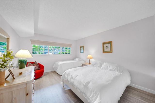 3611 OAKS CLUBHOUSE Drive 104, Pompano Beach, FL 33069