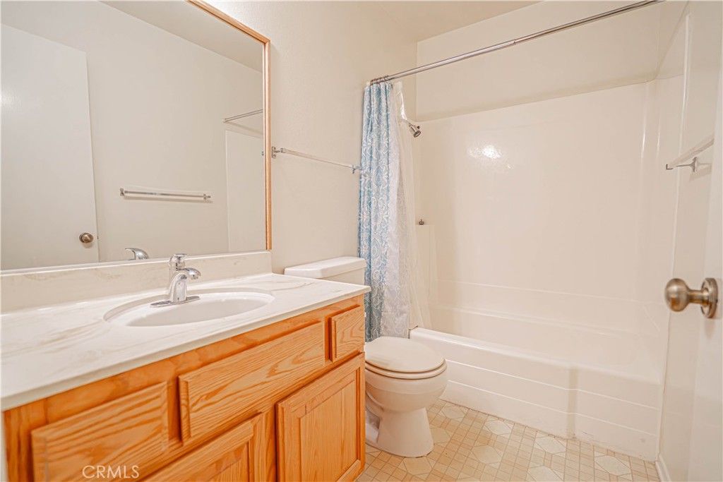 Image 19 of property listing at 19545 Brendle, Newhall, CA 91321
