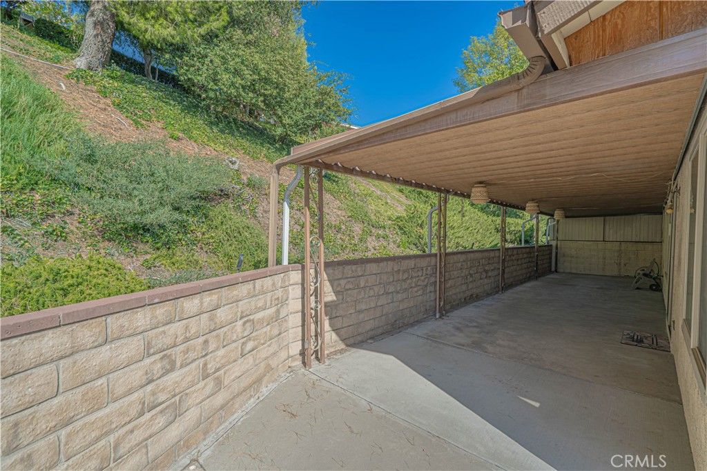 Image 21 of property listing at 19545 Brendle, Newhall, CA 91321