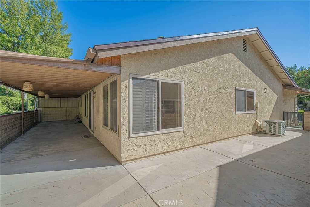 Image 24 of property listing at 19545 Brendle, Newhall, CA 91321