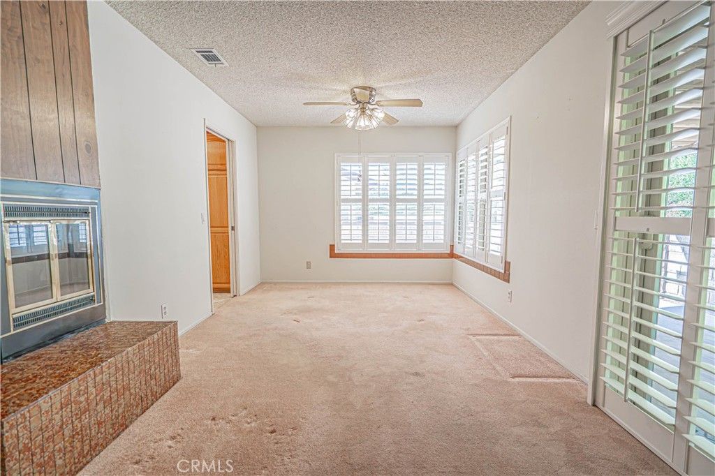 Image 8 of property listing at 19545 Brendle, Newhall, CA 91321