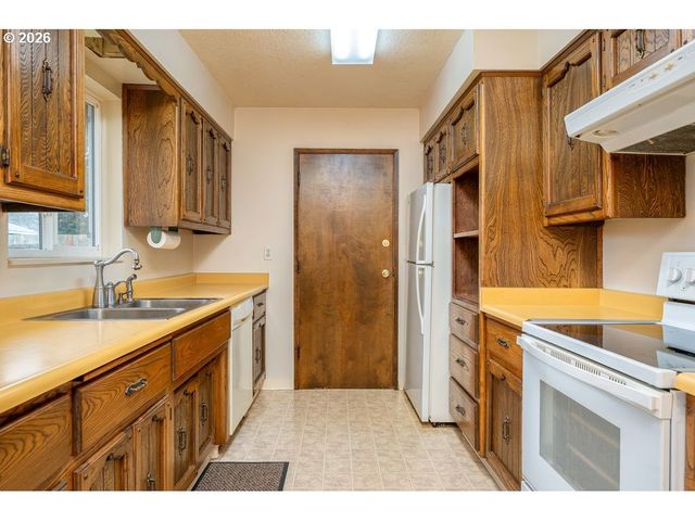 6943 Se TENINO St, Portland, OR 97206