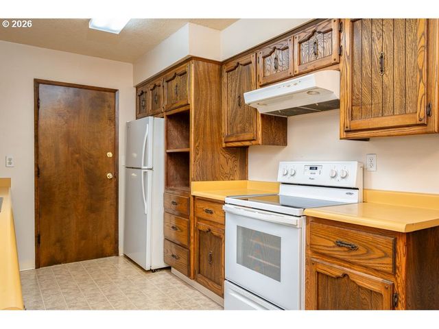 6943 Se TENINO St, Portland, OR 97206