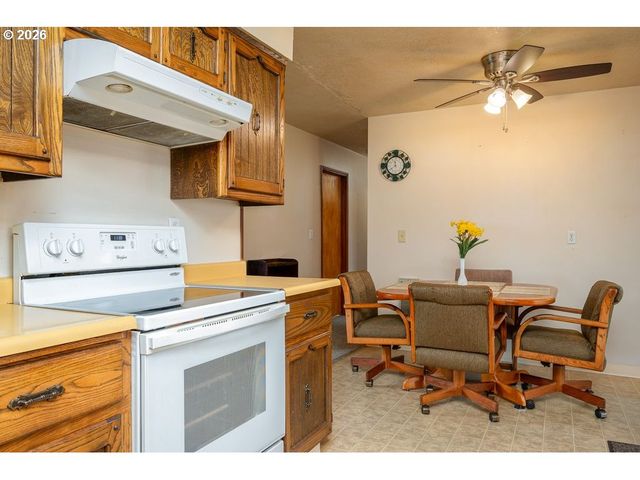 6943 Se TENINO St, Portland, OR 97206