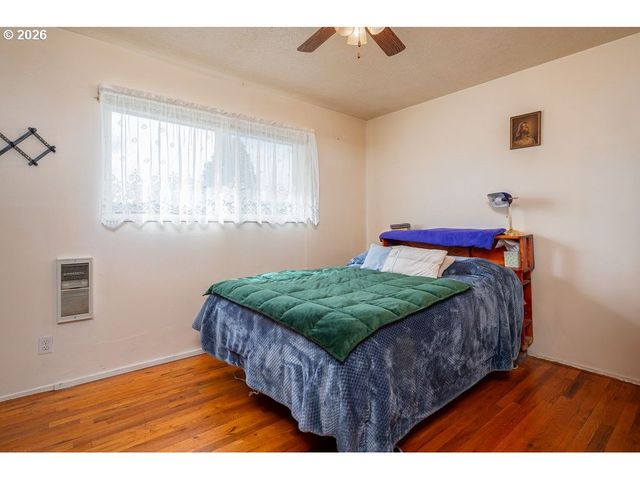 6943 Se TENINO St, Portland, OR 97206