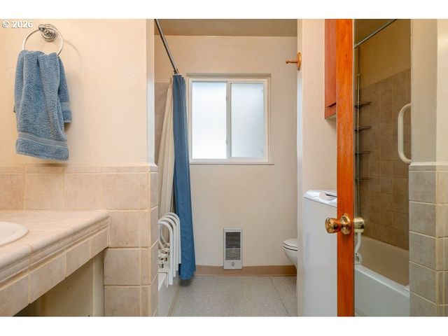 6943 Se TENINO St, Portland, OR 97206