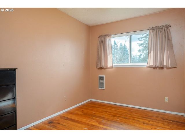 6943 Se TENINO St, Portland, OR 97206