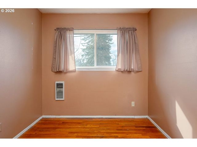 6943 Se TENINO St, Portland, OR 97206