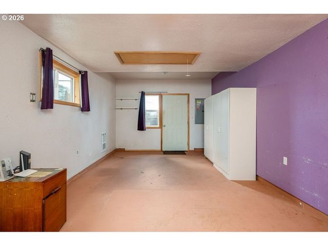 6943 Se TENINO St, Portland, OR 97206