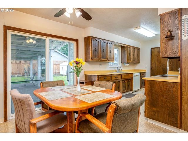 6943 Se TENINO St, Portland, OR 97206