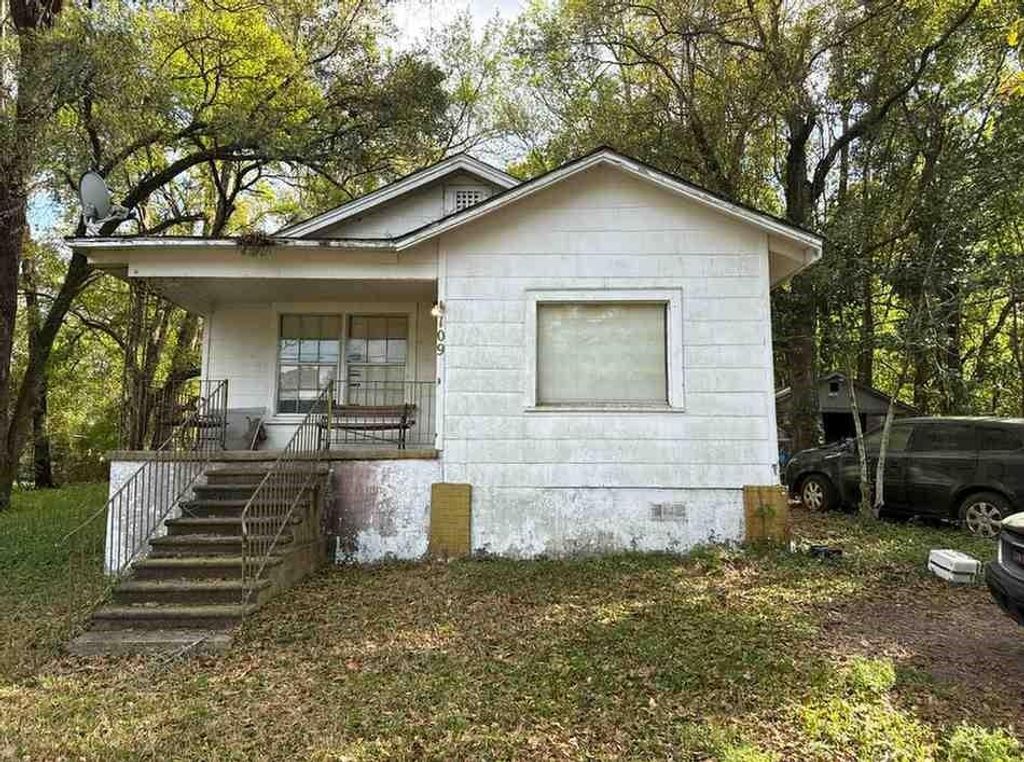 109 Hillside Drive, Chickasaw, AL 36611