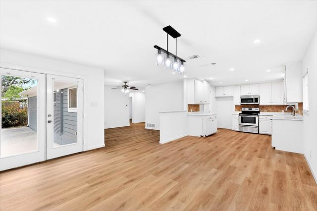 7609 Deaver Drive, North Richland Hills, TX 76180