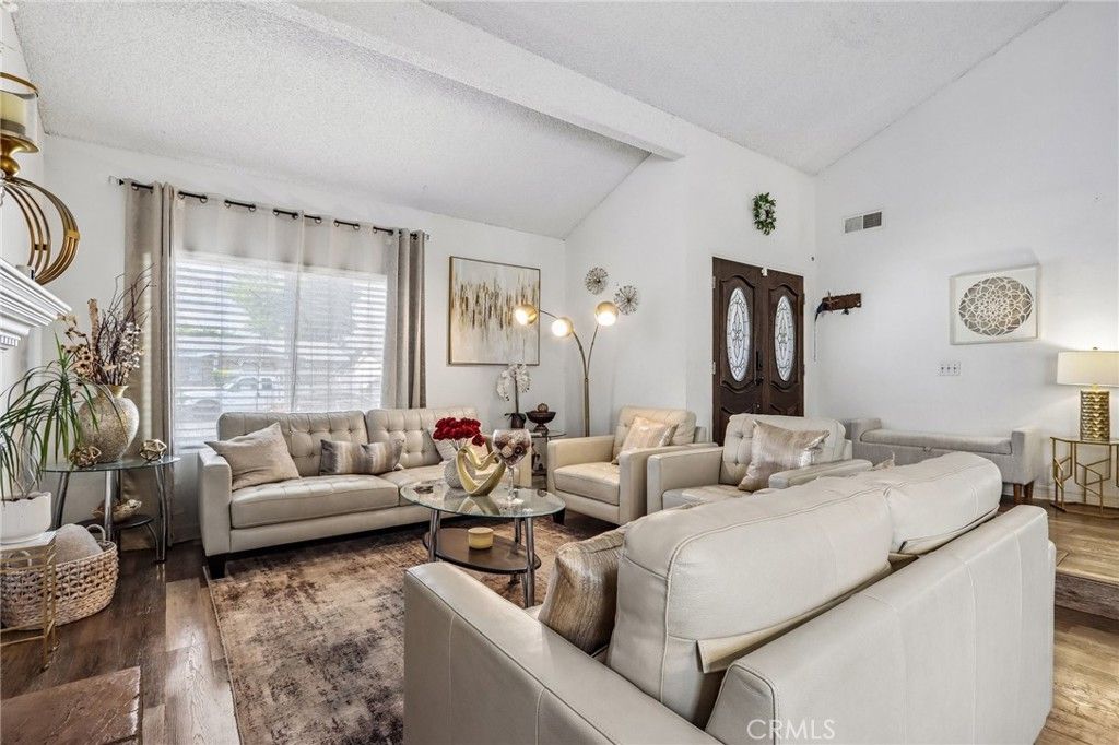 Image 7 of property listing at 20226 Lanark, Winnetka, CA 91306