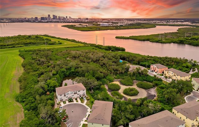 852 TENNYSON MILL CIRCLE, Tampa, FL 33619