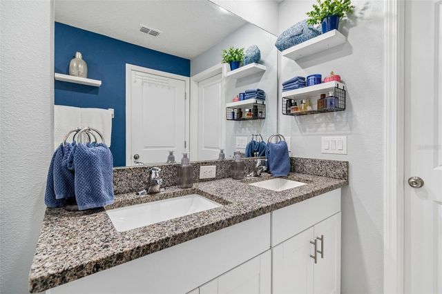 852 TENNYSON MILL CIRCLE, Tampa, FL 33619