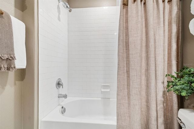 852 TENNYSON MILL CIRCLE, Tampa, FL 33619