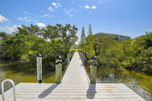 852 TENNYSON MILL CIRCLE, Tampa, FL 33619