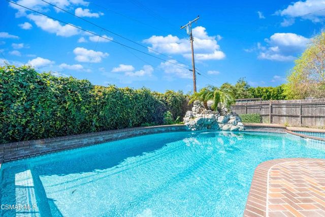 2642 Blue Ridge Circle, Simi Valley, CA 93065