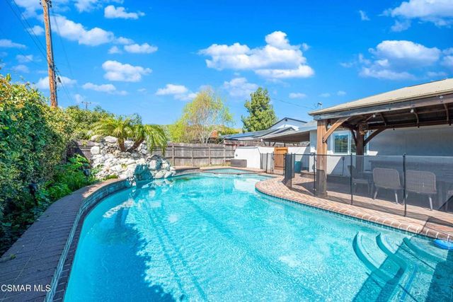 2642 Blue Ridge Circle, Simi Valley, CA 93065