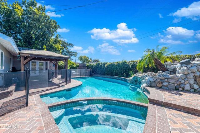 2642 Blue Ridge Circle, Simi Valley, CA 93065