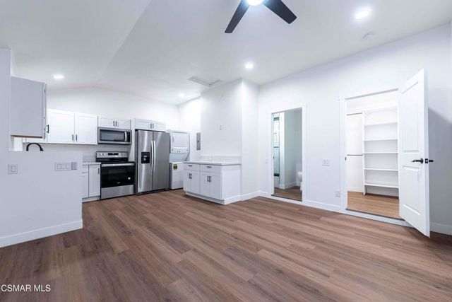 2642 Blue Ridge Circle, Simi Valley, CA 93065