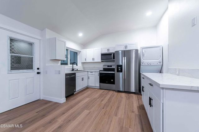 2642 Blue Ridge Circle, Simi Valley, CA 93065