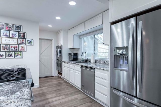 2642 Blue Ridge Circle, Simi Valley, CA 93065