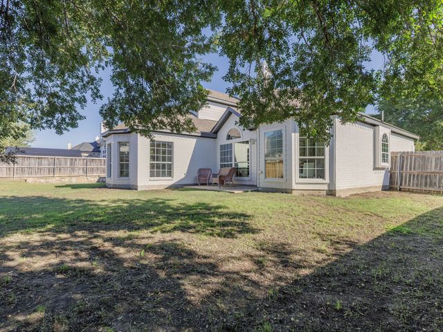 2807 Saint Maria Drive, Mansfield, TX 76063