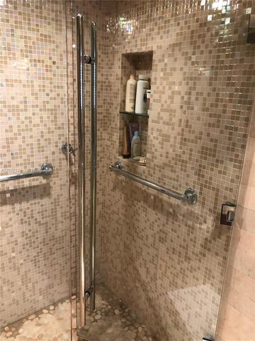 607 Ocean Dr 9K, Key Biscayne, FL 33149