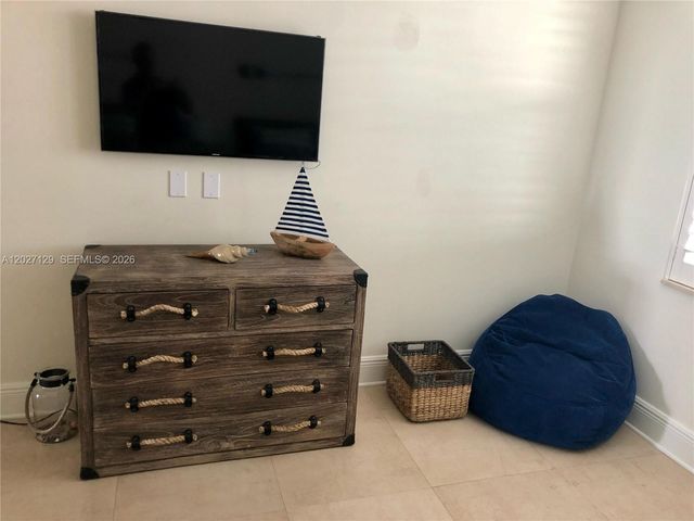 607 Ocean Dr 9K, Key Biscayne, FL 33149