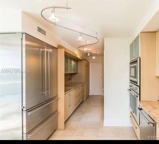 607 Ocean Dr 9K, Key Biscayne, FL 33149