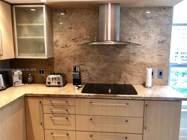 607 Ocean Dr 9K, Key Biscayne, FL 33149