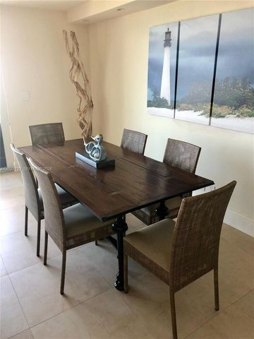 607 Ocean Dr 9K, Key Biscayne, FL 33149